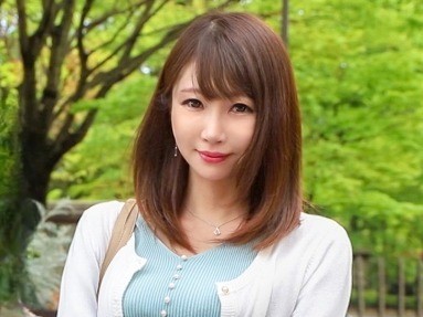 【三十路妻の淫らな騎乗位】 旦那に内緒で他人棒を味わう人妻！ 喉奥フェラで発情し、自ら腰を振って乱れる！