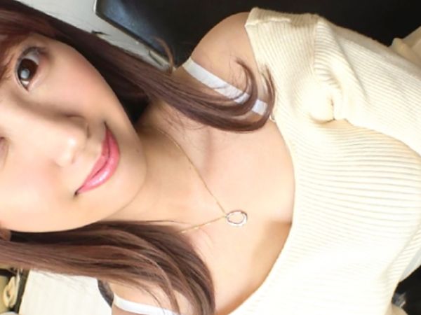 美人で清楚そうだけど実はヤリマンな美乳のお姉さんwwwマンコにひたすらガチピスしまくりww