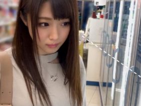【激カワ彼女とハメ撮り】 スレンダー美少女のプライベートSEX！ 細腰を掴んで激しく突きまくり♡ 彼氏も知らないエロい姿！
