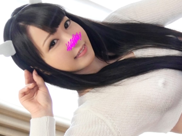 【JKの淫らな本性】 ツルツルま◯こを晒してチ◯ポを欲しがる！ 清楚な見た目とは裏腹なエロビッチなJKとの生ハメ♡