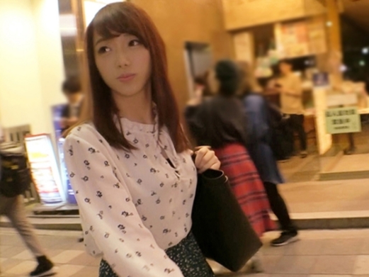 【ナンパした美脚美女】 スレンダーなカラダをバックで激しくピストン！ 乱れる姿は必見の興奮度MAX！ 細身ボディがエロすぎて…♡