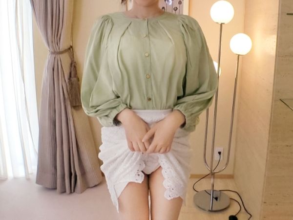 【背徳の三十路妻】高身長の美ボディ妻が欲求不満解消！ 久しぶりのセックスでマ〇コは洪水警報発令中♡ 旦那には内緒のイケナイ情事！