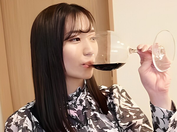 【欲求不満な人妻とアプリ出会い】 剛毛マ○コに生挿入！ 自ら腰を振って快感を求める騎乗位セックスで乱れまくり！