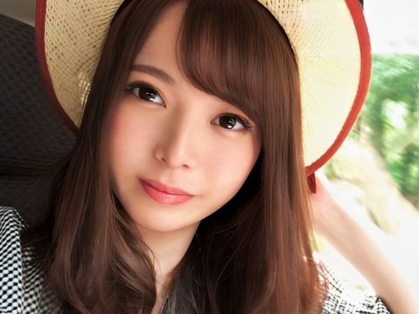 【車内フェラで興奮MAX】 キュートな美少女の口技にメロメロ♡ 車内で我慢できず、ホテルで2回戦！