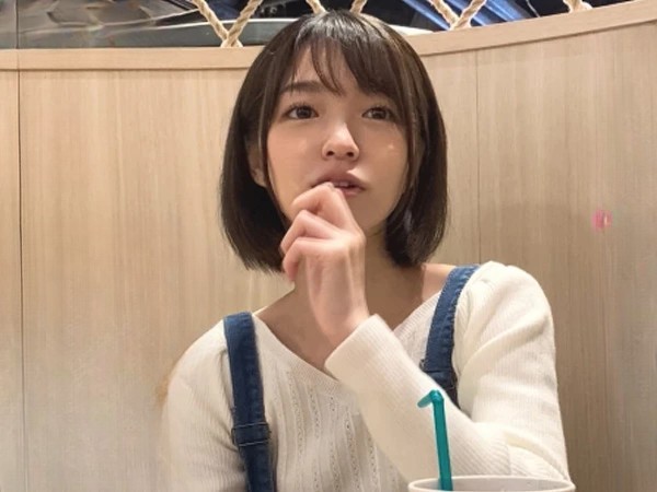 【19歳の初体験】 純情な美少女がエロの快感に目覚めちゃう♡ 初めての潮吹きでイキまくり！ 感度抜群のカラダを開発！