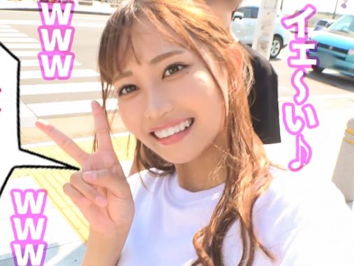 【19歳ギャルのエロすぎビーチ】 天然美少女が水着で乱れる！ プリ尻に生挿入、南国でヤリまくり♡