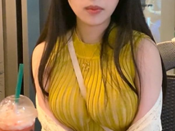 【天然美巨乳のJDとお風呂でイチャイチャ♨】 ぷるんぷるんの美乳を揺らしながら、密着セックスで感じちゃう！ ぴっちぴちのボディをじっくり味わい尽くす♡