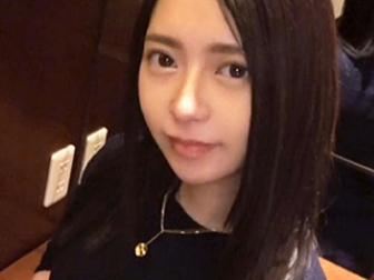 【美乳美少女の淫らな腰使い】 ロングヘア美女がねっとりセックスで乱れまくり！ 騎乗位で自ら腰を振り、快感に溺れる！