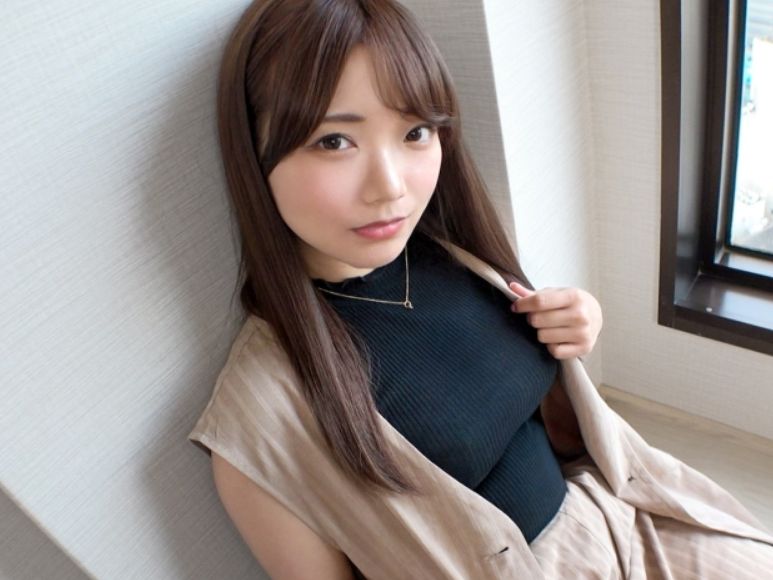 【仕事帰りのOLをナンパ】『ダメ…でも気持ちいい…』真面目な事務員さんがムレムレの秘部に手マンされ、びちゃびちゃに濡れちゃう！大興奮の素人エロ体験♡