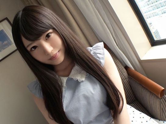 【19歳の初体験】 黒髪ロングの清純派美少女、初めてのAVでエロ開花！ ピチピチ美尻を揺らして感じちゃう♡
