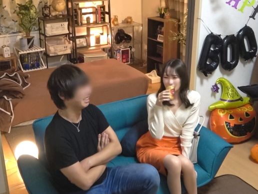 【街角ナンパ成功】色白スレンダー美少女を口説き落とし、ゴム無し生ハメSEX！隠しカメラが捉えた素人娘の恥じらいと本気の喘ぎ声…無防備なカラダを思う存分味わい尽くす！