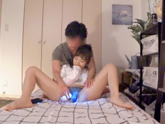 【ナンパ成功！】『えっ、そんなに…』無邪気なロリ系美少女を口説いてラブホにGO！ 幼さ残るカラダをバックから激ピストンで責めまくり、感じまくる姿に興奮MAX！
