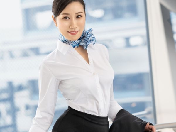 【美熟女CAの淫らな日常】フライト中も性欲全開！夫もセフレも機内のイケメンも…誰とでも濃厚セックスしちゃうエロCAの生ハメ三昧！♡