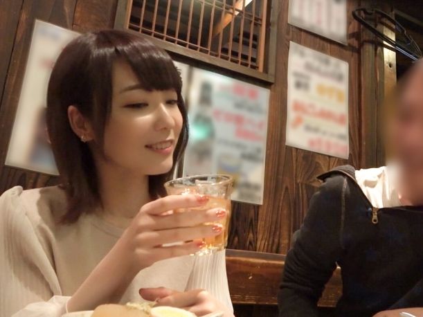 【新宿ナンパ成功】スレンダー美人OLがホテルで本性解放！ガチでエロい娘と発覚！乳首舐め回しで敏感に反応、マ●コびしょ濡れで欲望むき出しのドスケベ姿に興奮止まらない♡