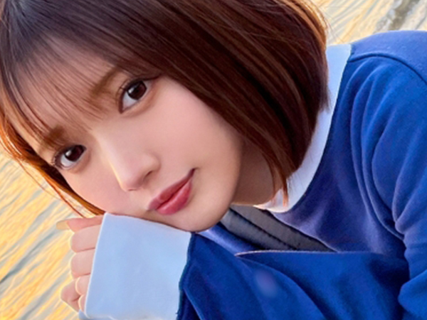 【デートで即ハメ】ショートカットが似合う清楚系JDとラブラブデート♥ 貧乳スレンダーなカラダに生チ○ポ挿入！敏感なカラダを激しく突かれ、恥じらいながらも感じまくる！最後は顔中にザーメンぶっかけ！