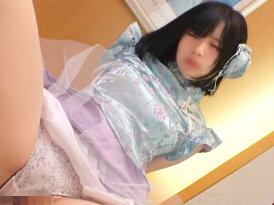 【チャイナ娘の裏バイト】『時給アップなら…』コンカフェで働く小悪魔系嬢がチャイナ服姿でエロ交渉！生意気な態度とは裏腹に、敏感な雑魚マンコは本気でイキまくる！♡