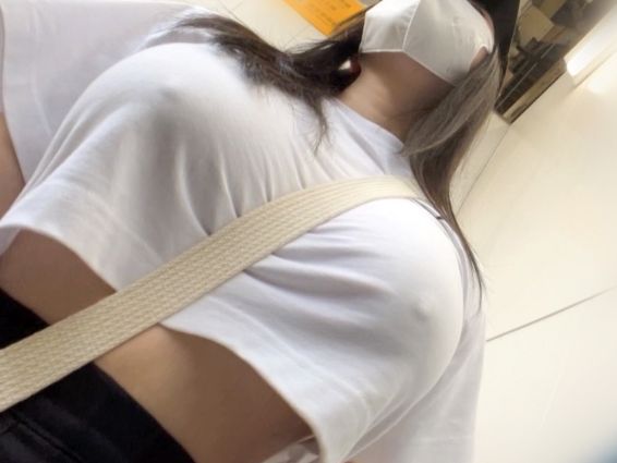 【爆乳保育士の淫乱コスプレ】Iカップのデカパイ揺らして鬼ハメセックス♥ノーブラで敏感になった乳首がビンビン！下乳もエロすぎる保育士さんと激しく交わりまくり！♡