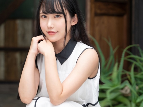 【小柄な人妻の敏感ボディ】『壊れちゃう…』ピンクの秘部が大洪水！鬼ピストンで潮吹きまくる美人妻の悶絶セックス！♡