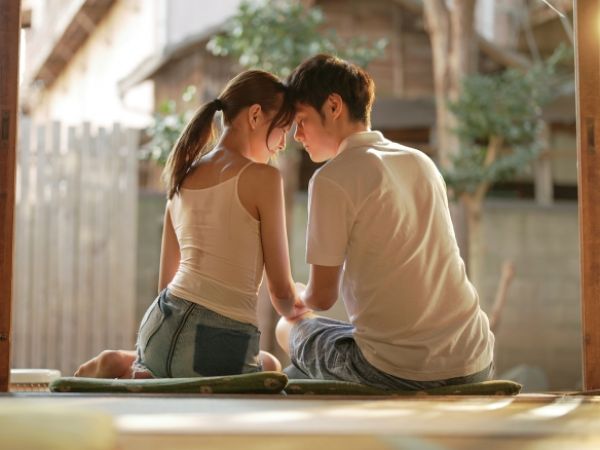 【田舎の甘酸っぱい再会】『覚えてないの…?』幼馴染みだった元カノが記憶喪失に!失われた時間を埋めるかのように、汗だくで絡み合う濃厚セックス♡田舎の夜を熱くする、切なくもエロい物語!