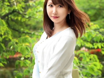 【人妻の禁断の欲望】『旦那じゃ物足りない…』欲求不満な美熟女が不倫相手と激しく絡み合う！他人棒に悶え、淫乱な本性をさらけ出す！