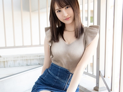 【素人チ○ポに夢中の美少女】『こんなに硬いの初めて…』超絶カワイイ色白美少女が素人男性と本気セックス！敏感ボディを激しく揺らして感じまくり、素人チ○ポに夢中になっちゃう！♡