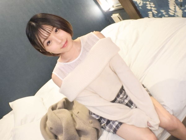 【初撮り】小柄で色白のウブな美少女、AVでチンポ求めて大胆デビュー！フル勃起チンポに激ハメされ、イキまくりで絶頂♥︎ 敏感ボディがエロすぎる！