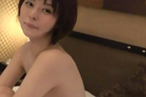 【微乳お姉さんの誘惑】控えめバストが最高にエロかわ♡密着プレイで感じまくる敏感ボディを激しく責めまくる！