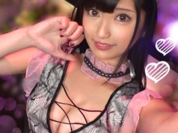 【メイドカフェの裏側】『もっと奥まで…』スレンダー美少女店員がコスプレ姿で生チ○ポに夢中！性欲全開でチ○ポを求めまくるエロカワメイドの淫乱プレイ♡