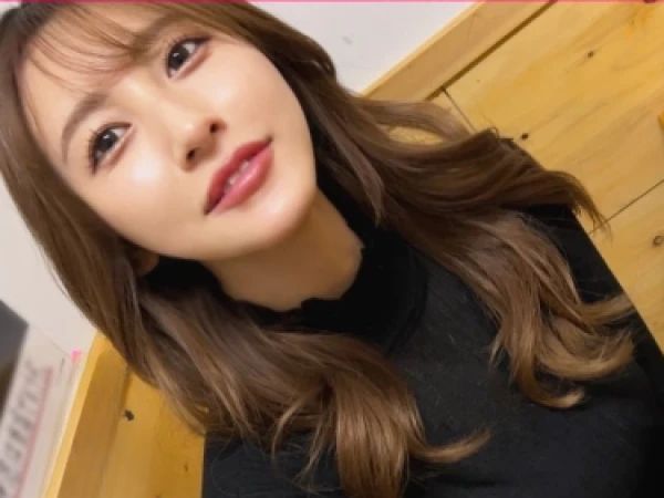 【人妻の危険な再会】『久しぶり…我慢できない…』性欲旺盛な美人妻が、同級生と禁断の不倫に溺れる！ご無沙汰のマンコは他人チンポにうっとり、痙攣するほど感じまくる！！エロすぎる種付け交尾に興奮必至♡