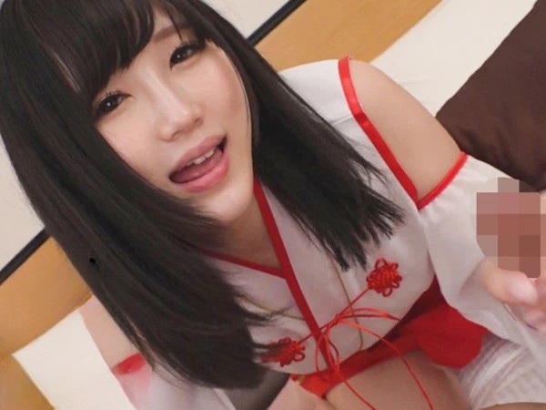 【淫乱巫女のコスプレ誘惑】『これ、美味しいよ♡』エロ巫女コスで手コキ＆フェラご奉仕！涎を垂らしながらカウパー液を味わう姿がエロすぎ！チ〇ポ挿入で乱れまくる淫らな巫女に興奮必至！
