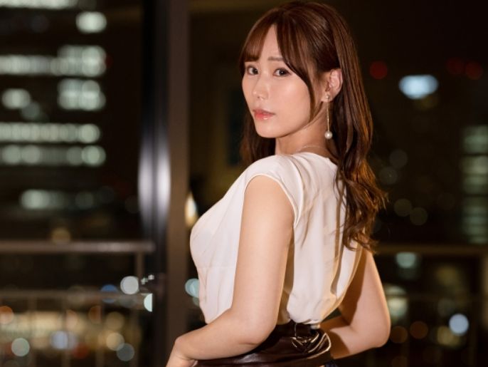 【美熟女と贅沢な一夜】『こんなに感じたの初めて…』高級デートから高級ホテルへ…圧倒的美女と変態プレイ！クリトリスを刺激され、美熟女が悶絶する最高の夜♡