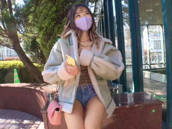 【車内で我慢できず！】美脚ギャルとホテルへ向かう途中、デカチンに発情♡スレンダーBODYを激しく揺らす車内ファックで盛り上がっちゃう！！