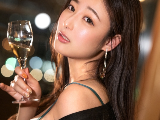 【妖艶お姉さんと秘密のデート】エッチな雰囲気全開の美女と密会！欲望のままに絡み合うカラダ、大人の色気ムンムンで淫らな時間を過ごす！♡