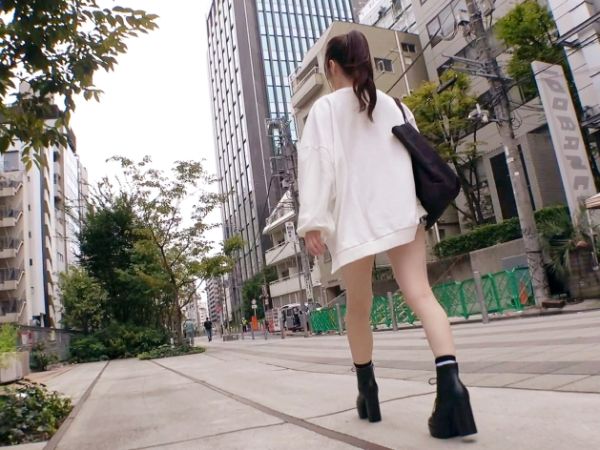 【アイドル志望美少女の過激デビュー】『気持ち良すぎる…』色白美少女がオナニーじゃ満足できずAV出演！快楽に溺れ、潮吹きまくる衝撃の初体験！！♡