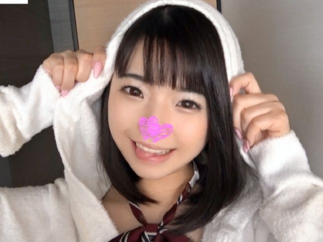 【ロリ美少女の制服エッチ】つぶらな瞳の少女がおマ●コいじられ大興奮！立ちバックで絶叫しながら激イキしまくる！制服姿で無邪気に乱れる姿がたまらない♡