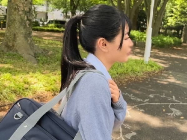 【バスケ部美少女のユニフォームプレイ】『やだ…恥ずかしい…』美尻スレンダーな現役JKが、ユニフォームをずらされプリケツを露わに！着衣のまま激しく突かれ、汗と愛液でぐっちょりな着衣セックスに悶絶！